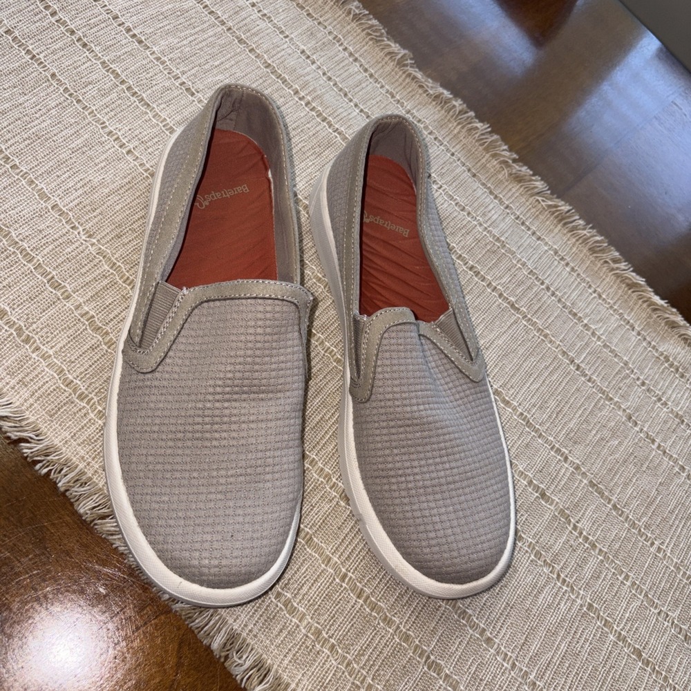 Baretraps Gray Slip On Women's Size 9